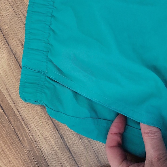 L.L.Bean Green Pull-on Nylon Swim Shorts w/ Netted Interior & Drawstring Waist - Picture 2 of 14